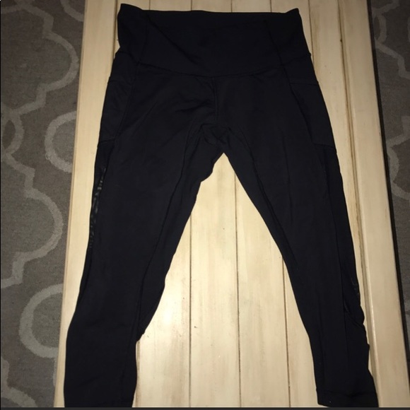 Lululemon capris size 12 - Picture 3 of 4